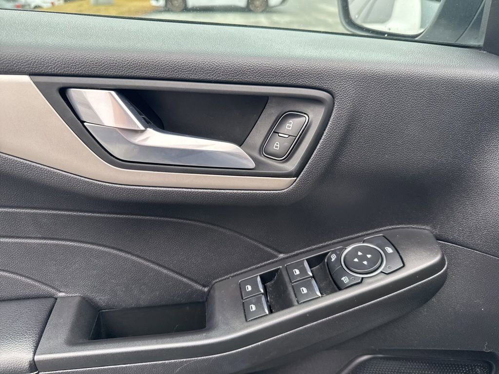 Used 2022 Ford Escape SEL image 12