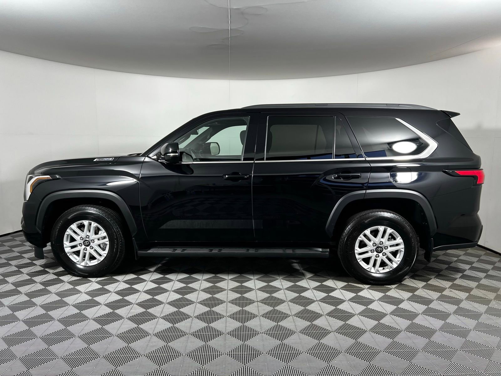 Certified 2025 Toyota Sequoia SR5 image 8