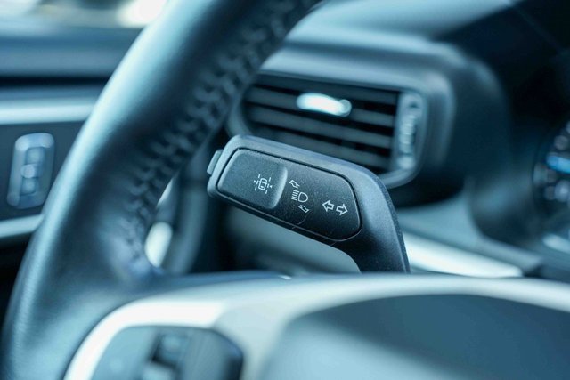 Used 2023 Ford Explorer XLT image 38