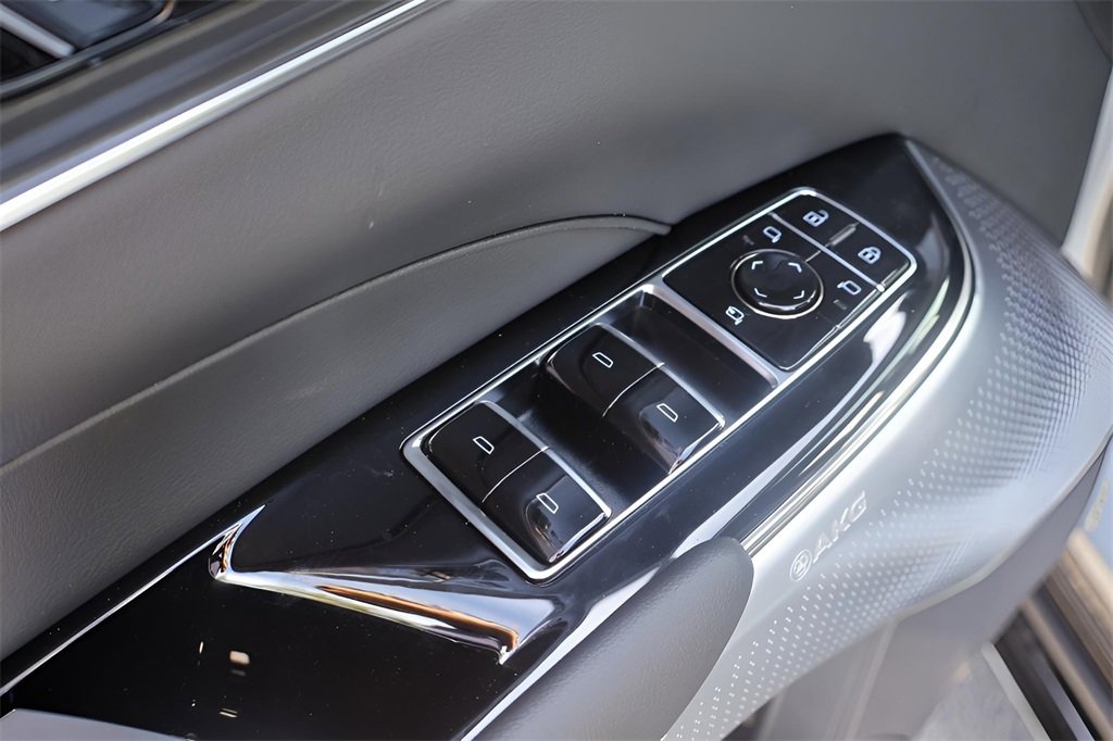 New 2026 Cadillac Lyriq V image 11