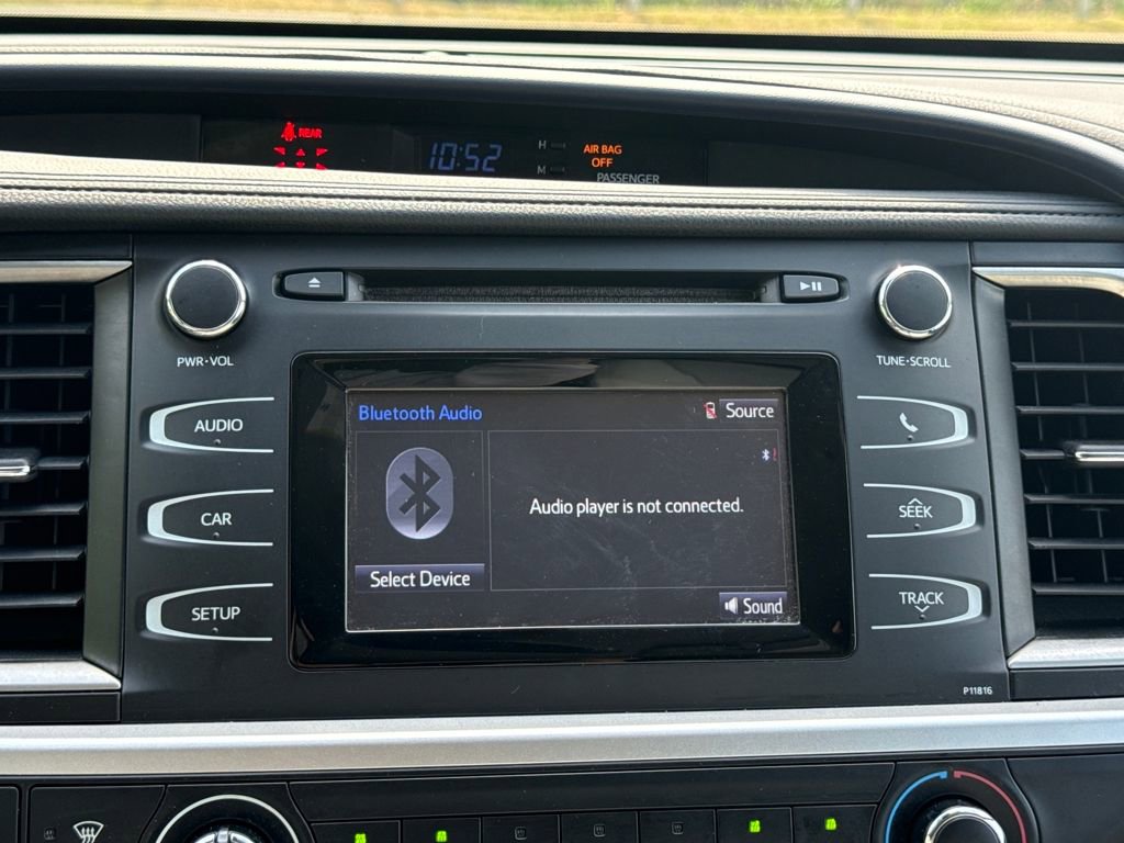 Used 2019 Toyota Highlander LE image 22