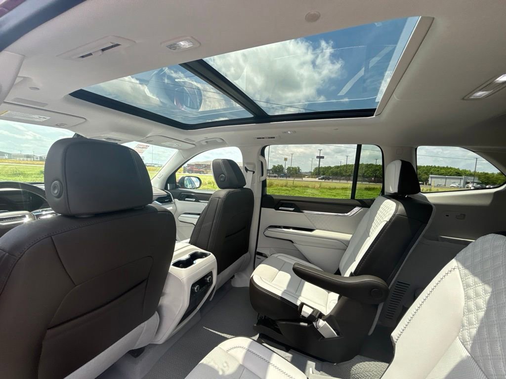 New 2026 GMC Acadia Denali w/ Super Cruise Package FWD image 27