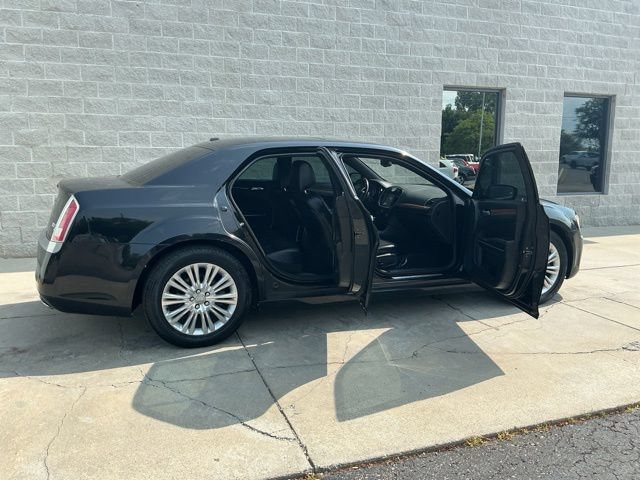 Used 2013 Chrysler 300 C w/ Harman Kardon Audio Group AWD/4WD image 13