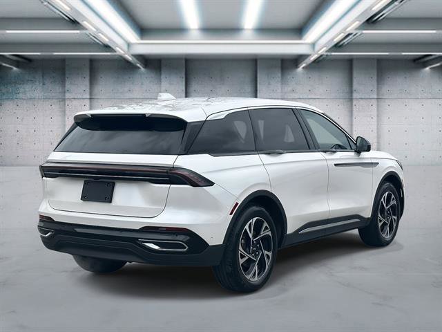 Used 2024 Lincoln Nautilus Premier image 5