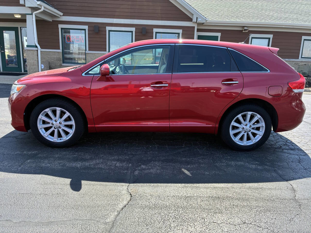 Used 2010 Toyota Venza image 6