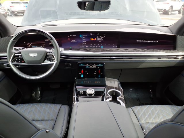 Certified 2026 Cadillac Escalade IQ Sport 1 w/ LPO, Floor Liner Package AWD/4WD image 18