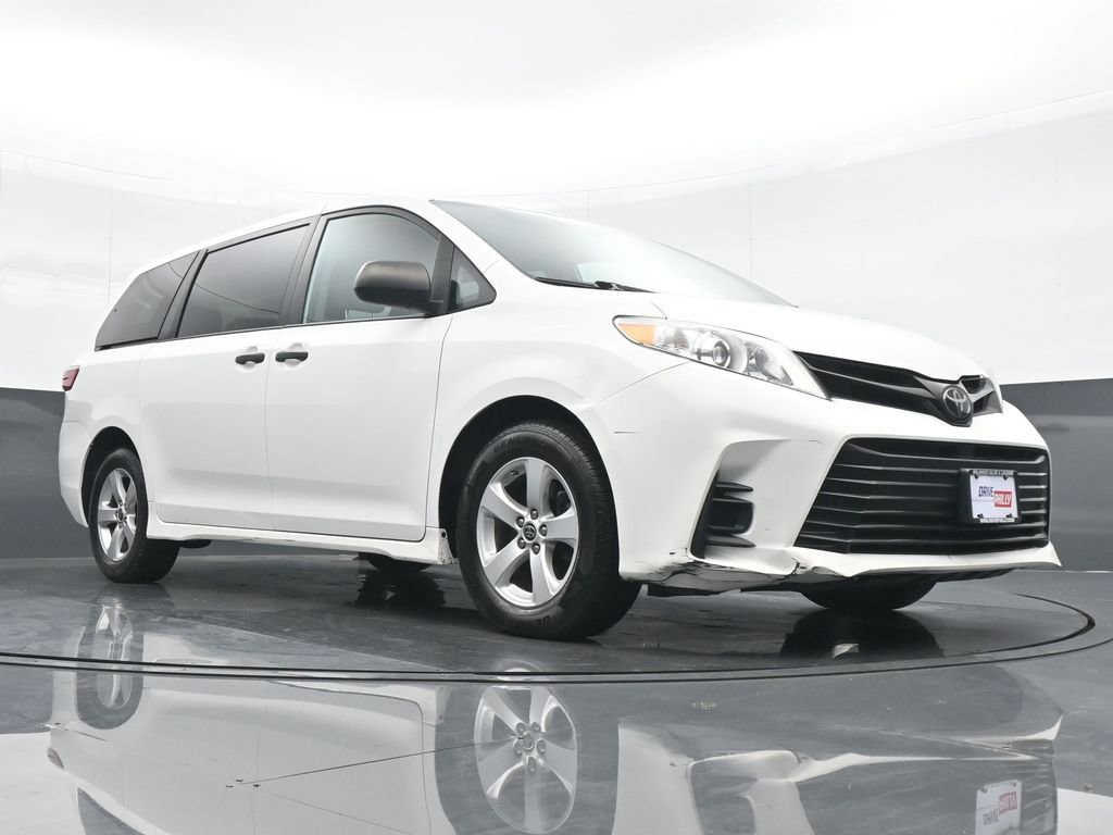 Used 2020 Toyota Sienna L image 23