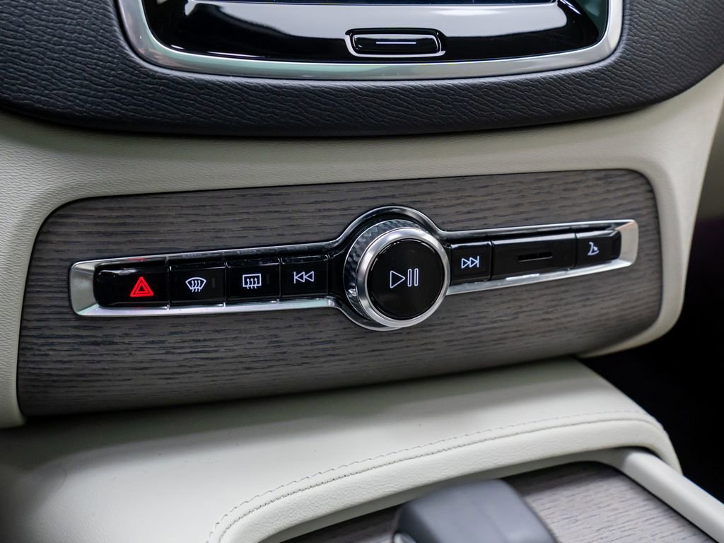 Used 2024 Volvo XC90 T8 Plus w/ Protection Package Premier image 29