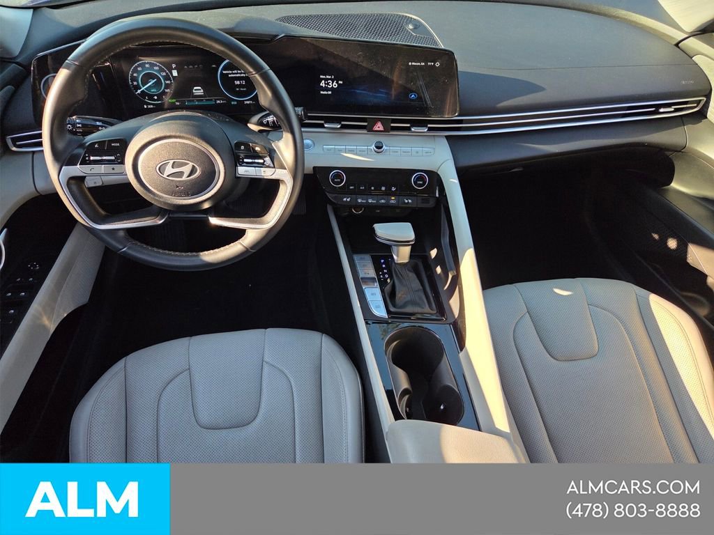 Used 2024 Hyundai Elantra Limited image 17