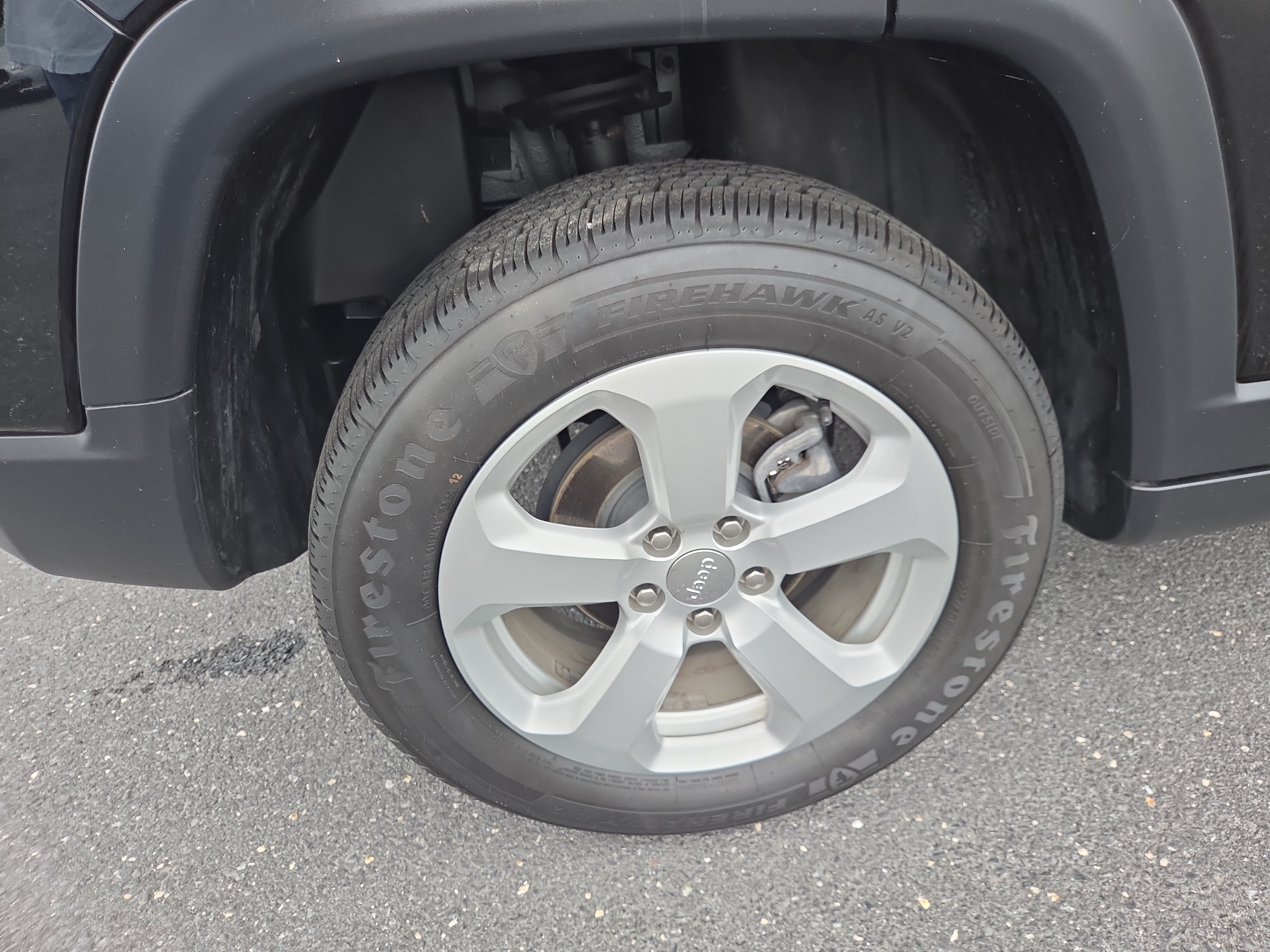 Used 2019 Jeep Compass Latitude w/ Cold Weather Group AWD/4WD image 29