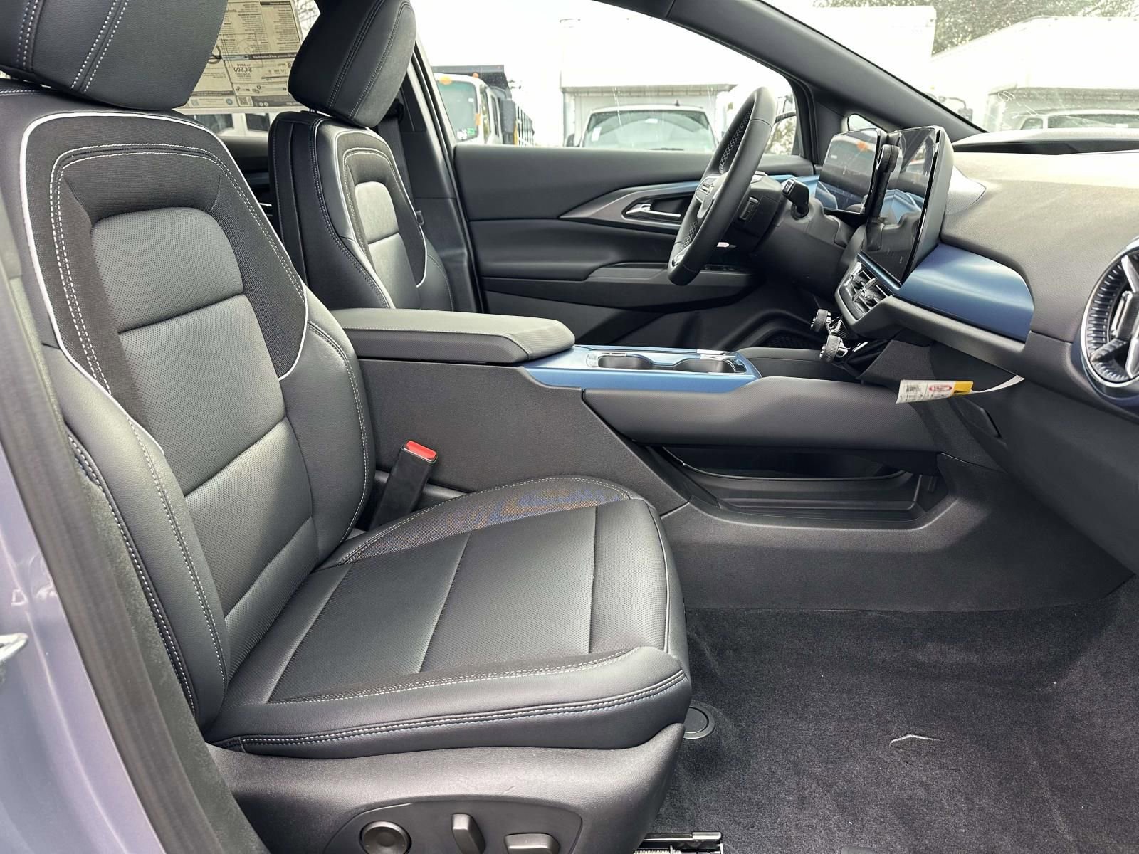 New 2026 Chevrolet Equinox EV LT w/ Convenience Package II image 25