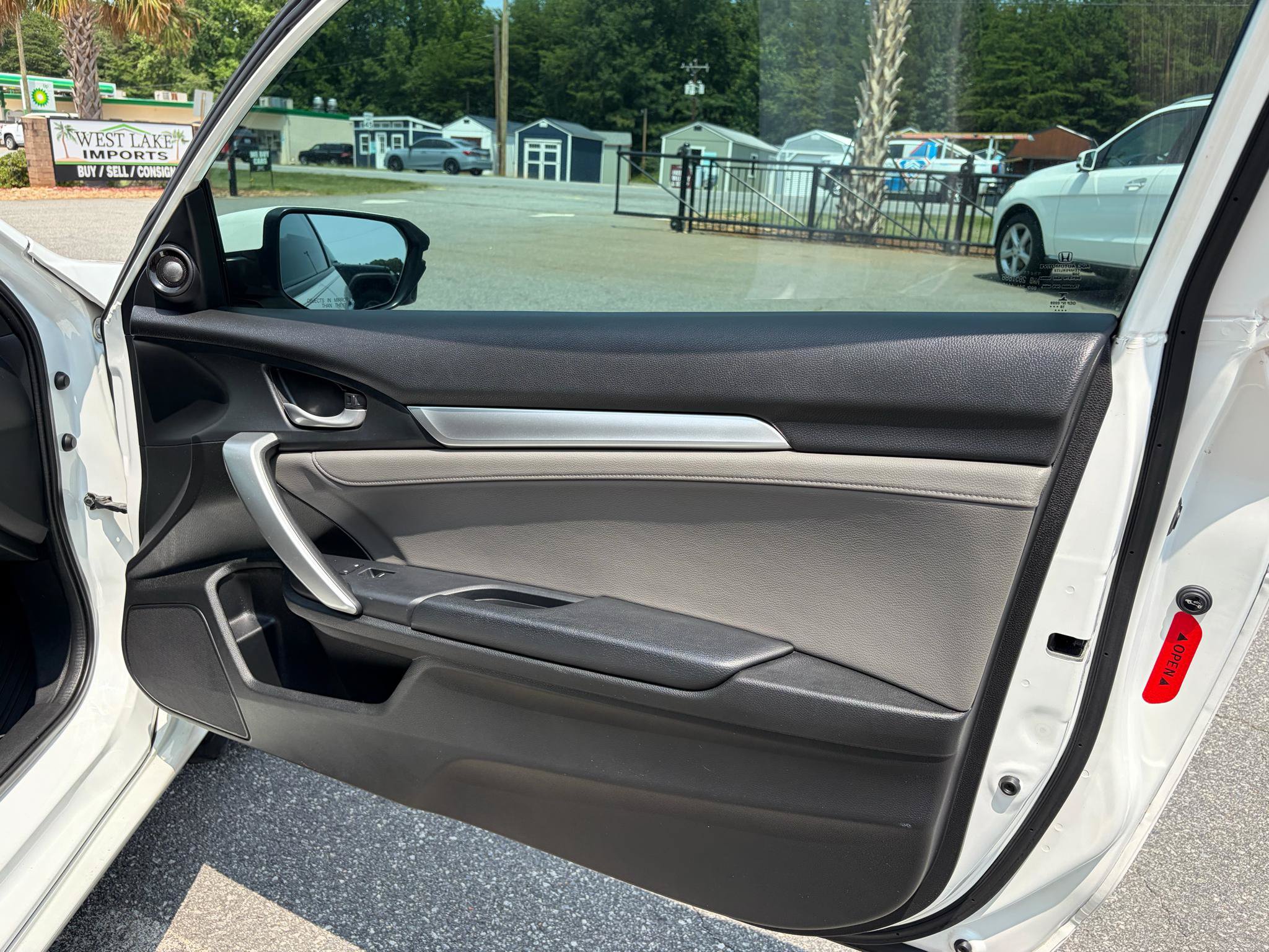 Used 2017 Honda Civic Touring image 34