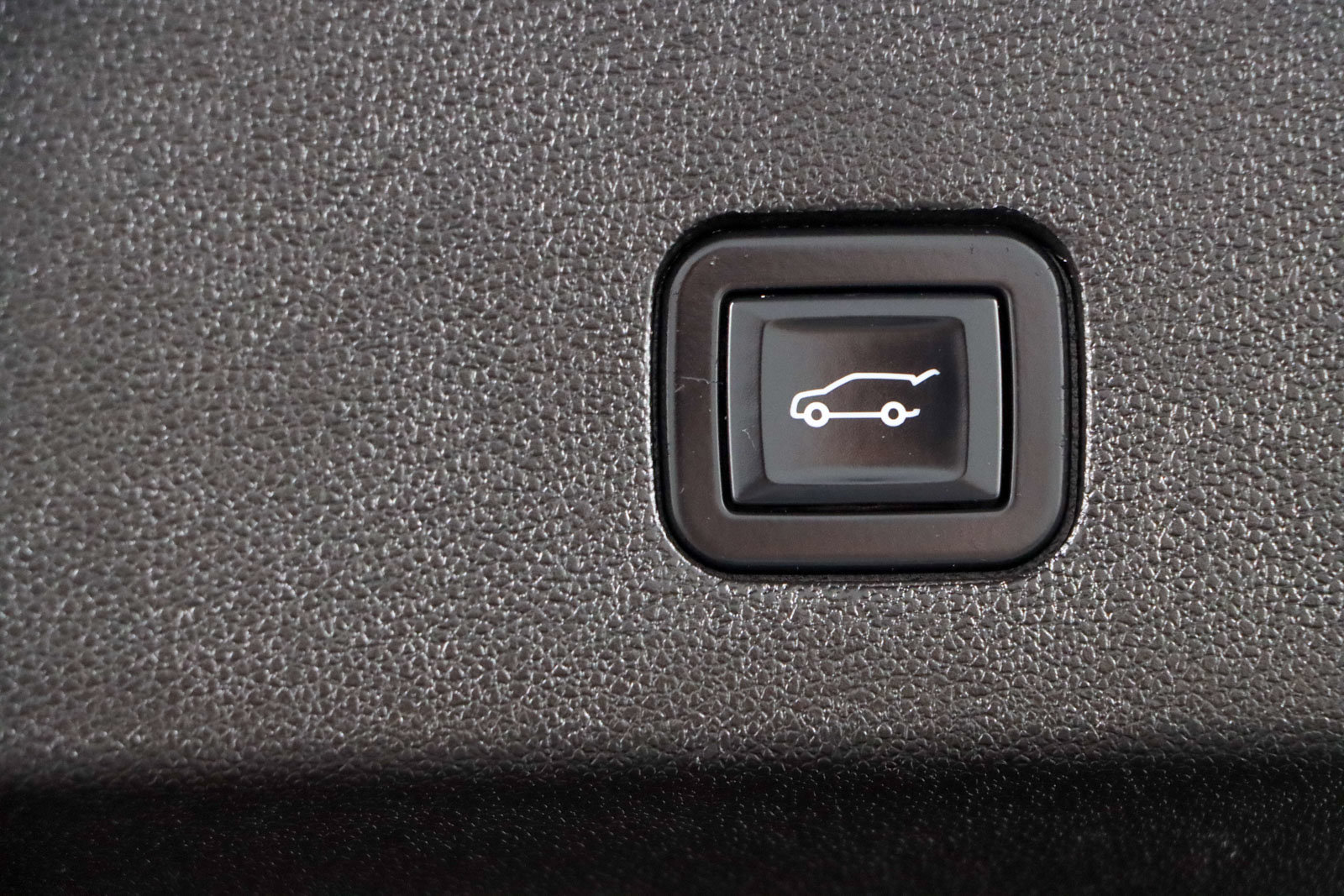 Used 2023 Cadillac XT6 Premium Luxury w/ Technology Package FWD image 34