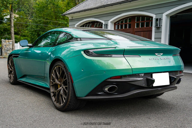 Used 2025 Aston Martin DB12 Coupe image 6