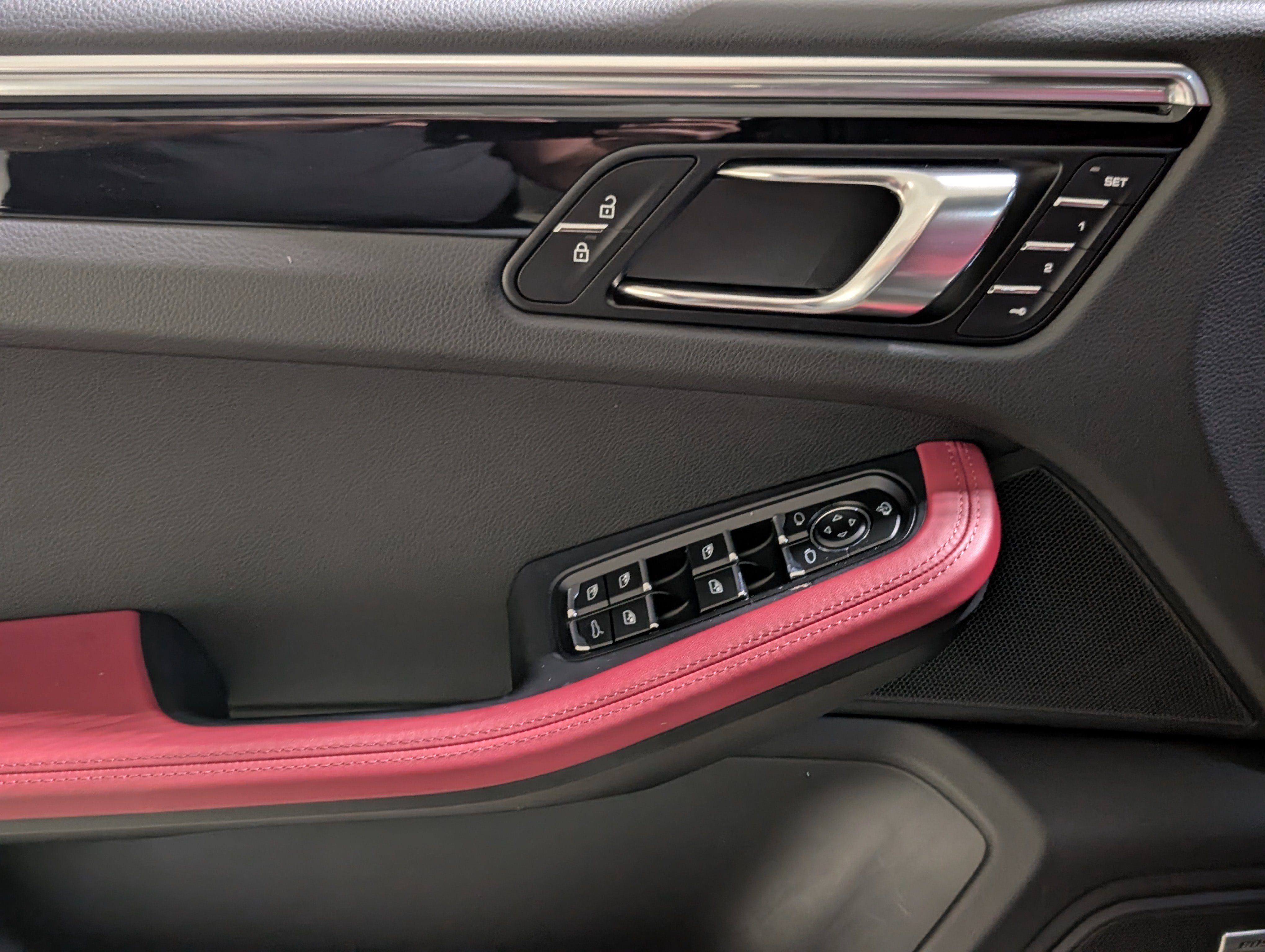 Certified 2025 Porsche Macan S AWD/4WD image 61
