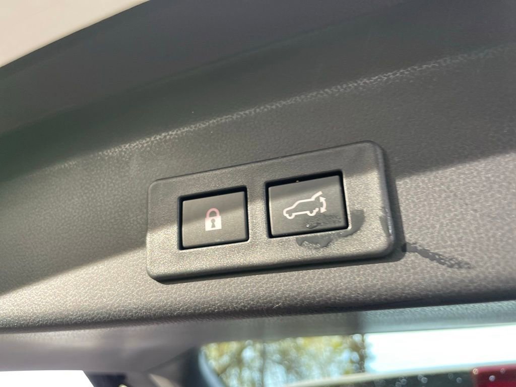 Used 2023 Subaru Ascent Limited w/ Technology Package image 20