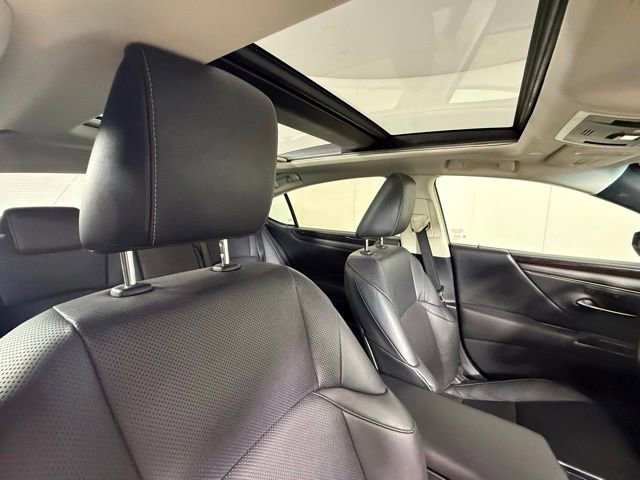 Used 2019 Lexus ES 350 w/ Premium Package FWD image 27