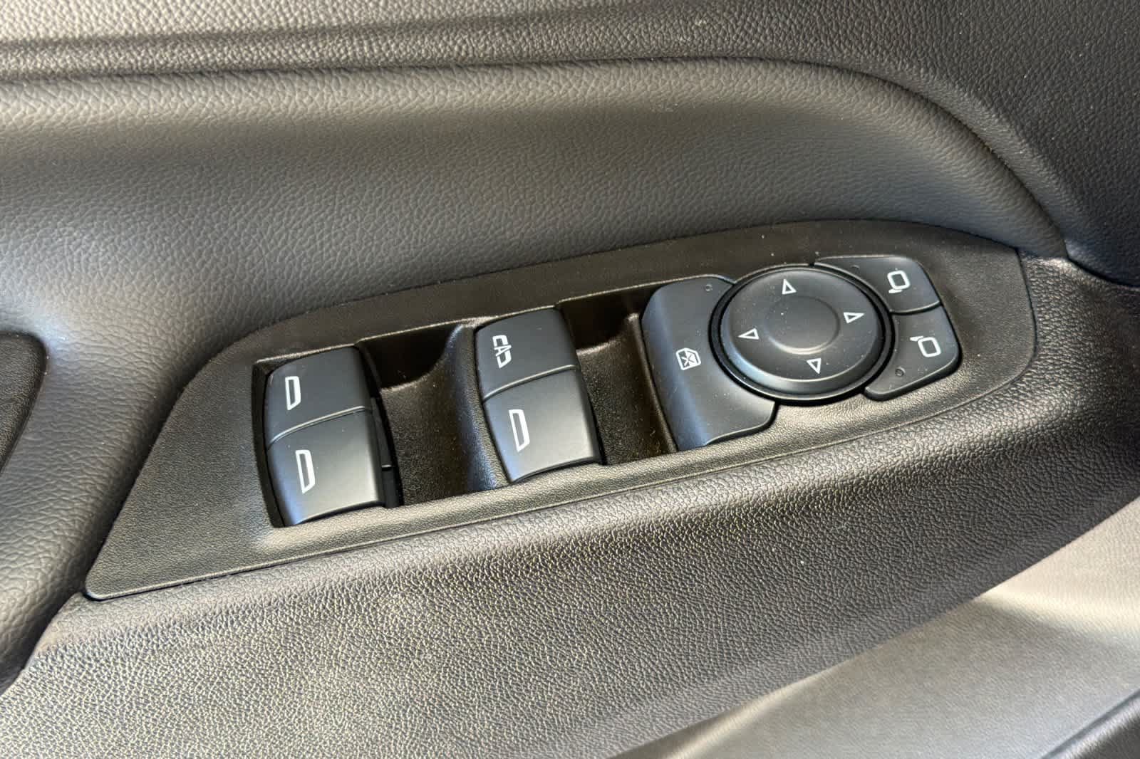 Used 2024 Chevrolet Equinox LT FWD image 13