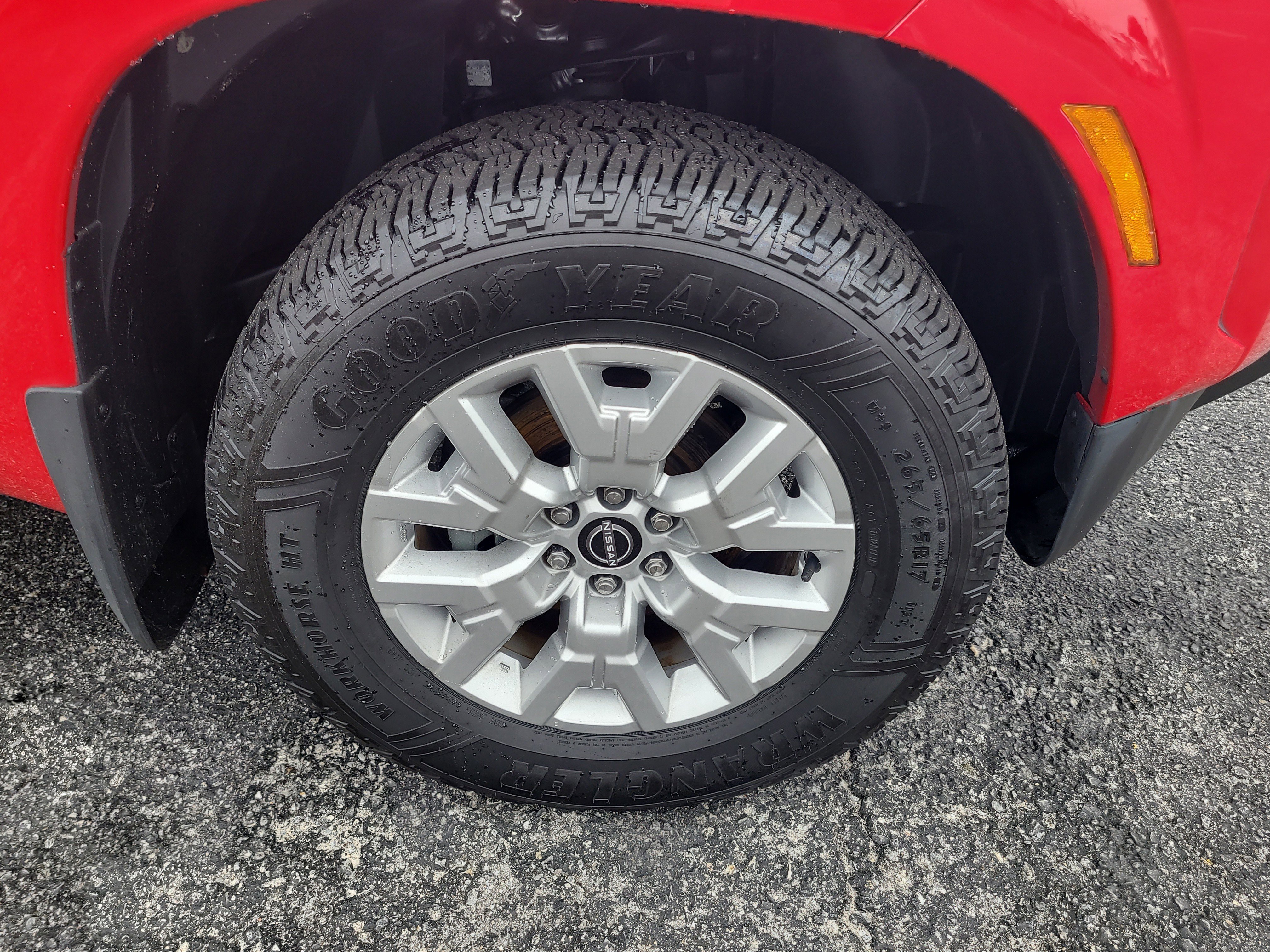 Used 2022 Nissan Frontier SV image 10