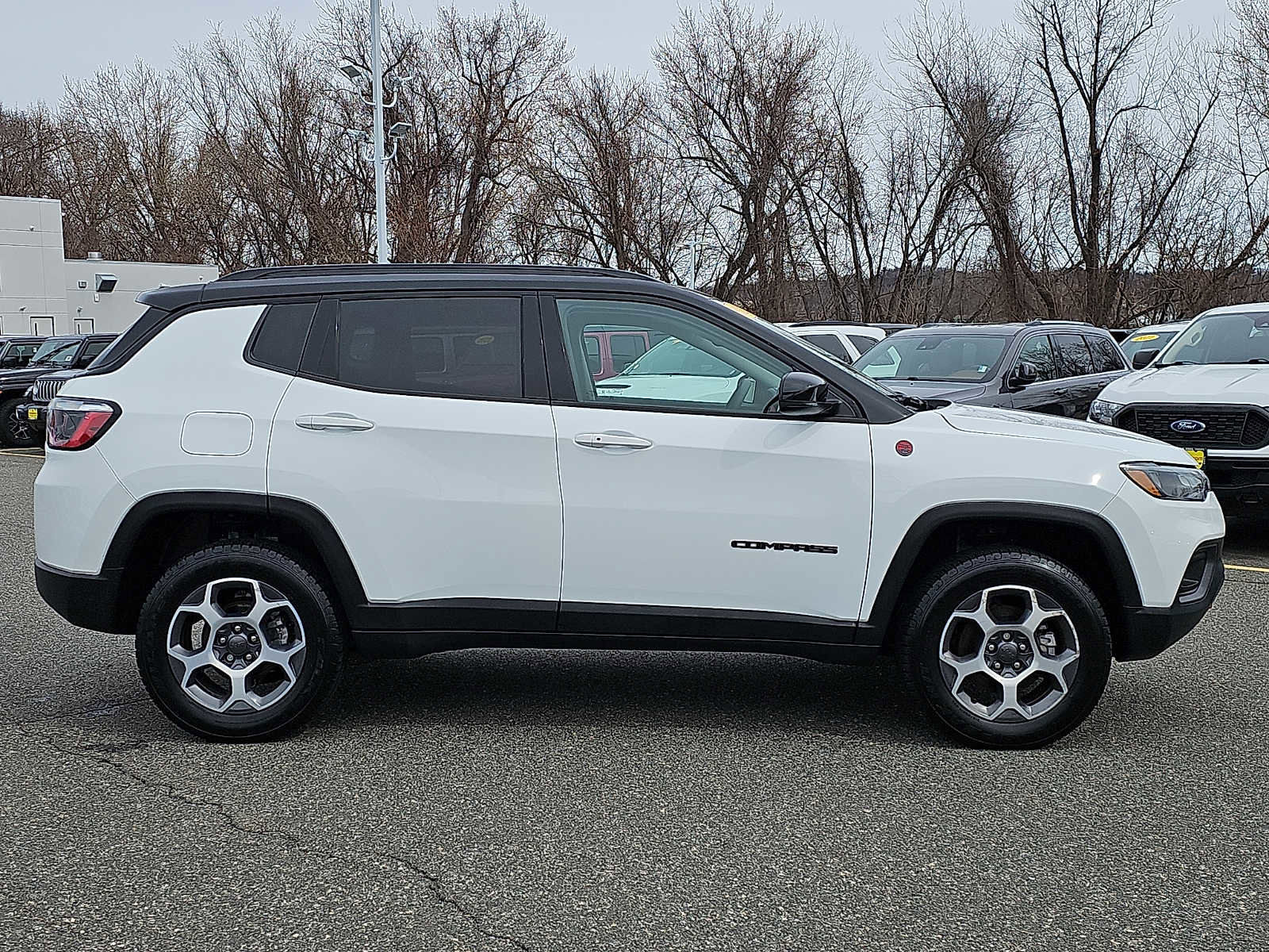 Used 2022 Jeep Compass Trailhawk w/ Sun and Sound Group image 7