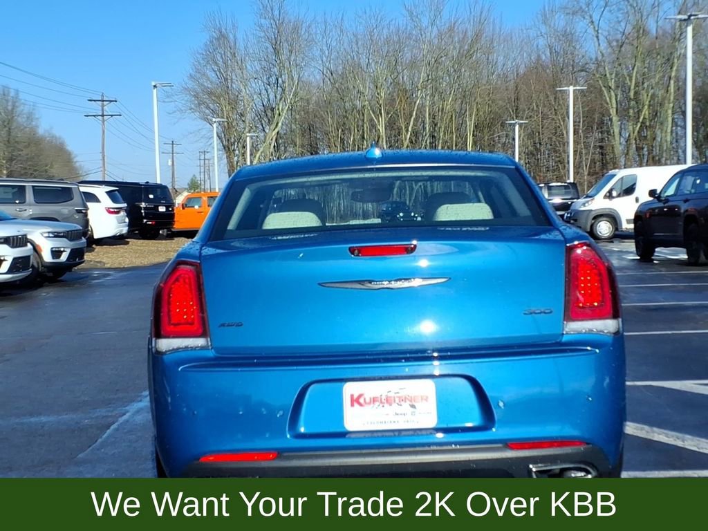 Used 2023 Chrysler 300 Touring L w/ Popular Equipment Group image 3