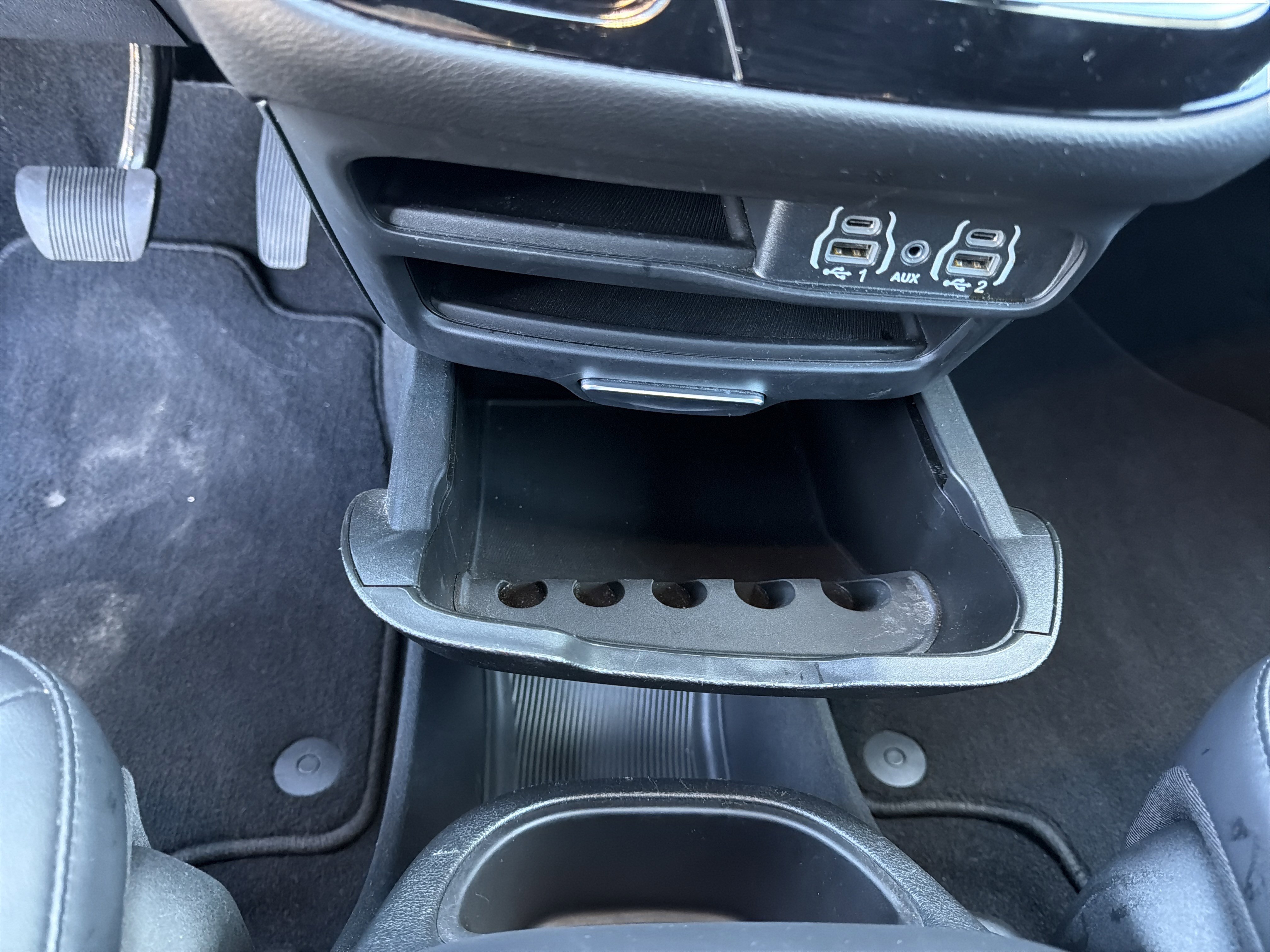 Used 2025 Chrysler Pacifica Select FWD image 41