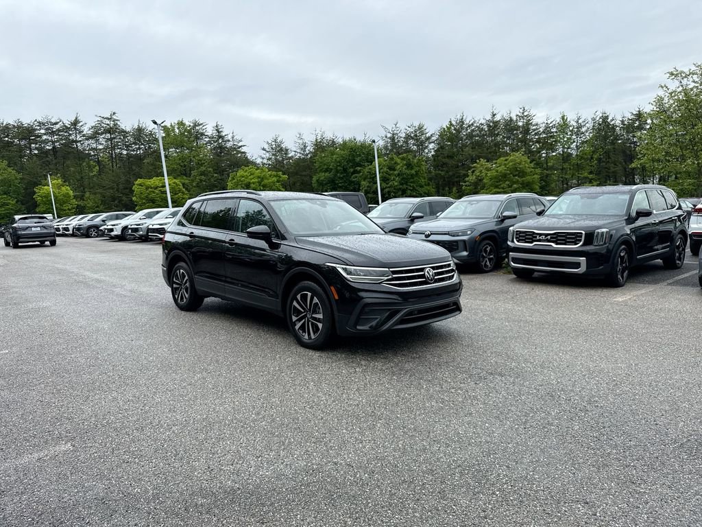 Used 2023 Volkswagen Tiguan S w/ Driver Assistance Package FWD image 2