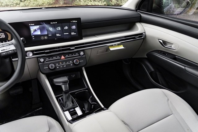 New 2026 Hyundai Tucson SE image 23