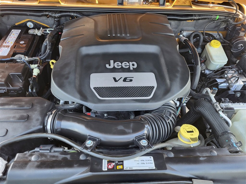 Used 2014 Jeep Wrangler Unlimited Sahara w/ Connectivity Group image 18