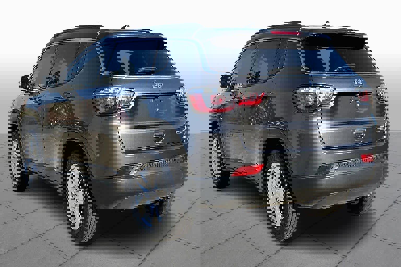 Used 2022 Jeep Compass Latitude image 12