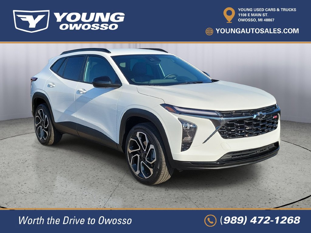 Used 2024 Chevrolet Trax RS w/ Driver Confidence Package FWD image 2