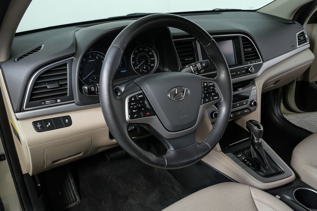 Used 2017 Hyundai Elantra Limited image 9