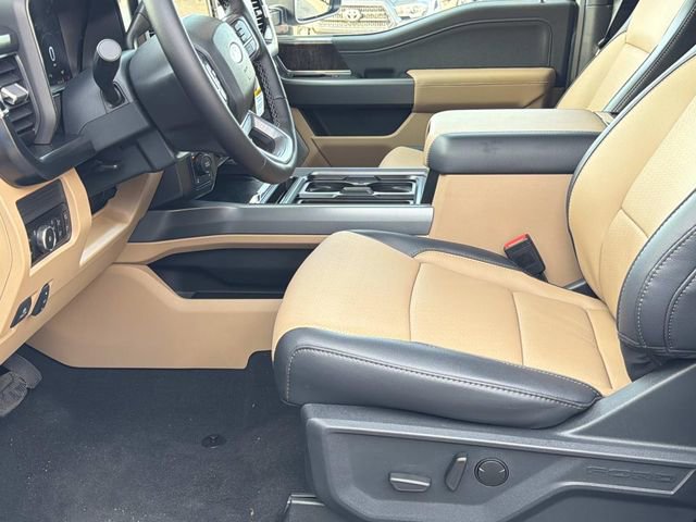 New 2026 Ford F250 Lariat w/ Black Appearance Package image 21