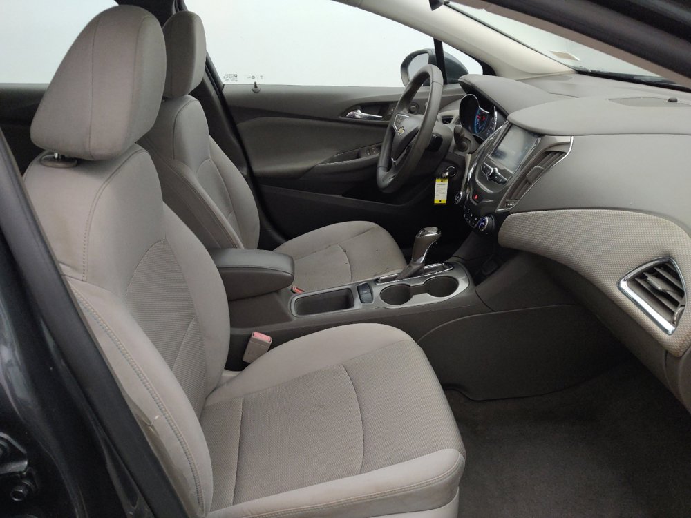 Used 2017 Chevrolet Cruze LT image 21