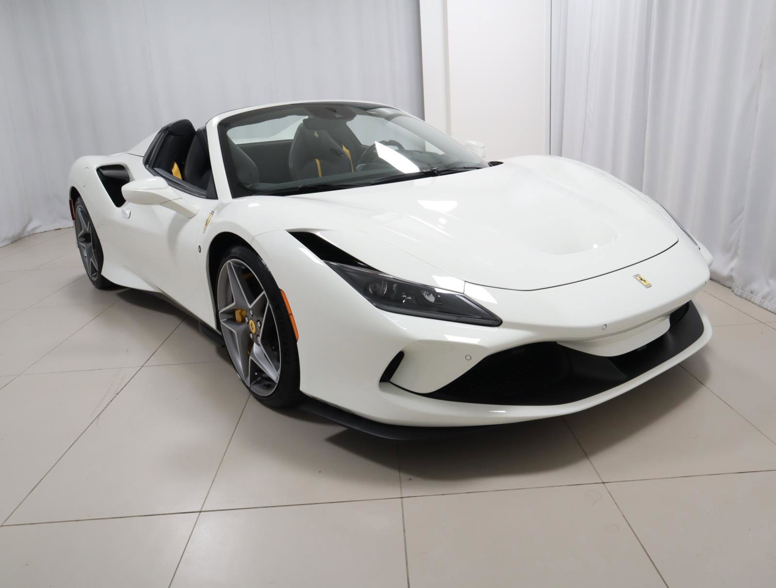 Used 2021 Ferrari F8 Tributo image 5
