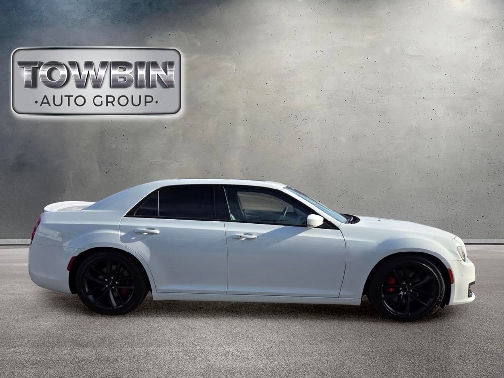 Used 2023 Chrysler 300 C RWD image 3