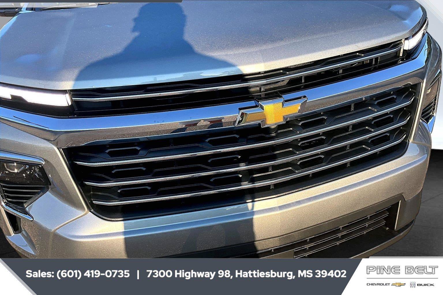 New 2027 Chevrolet Traverse LT FWD image 22