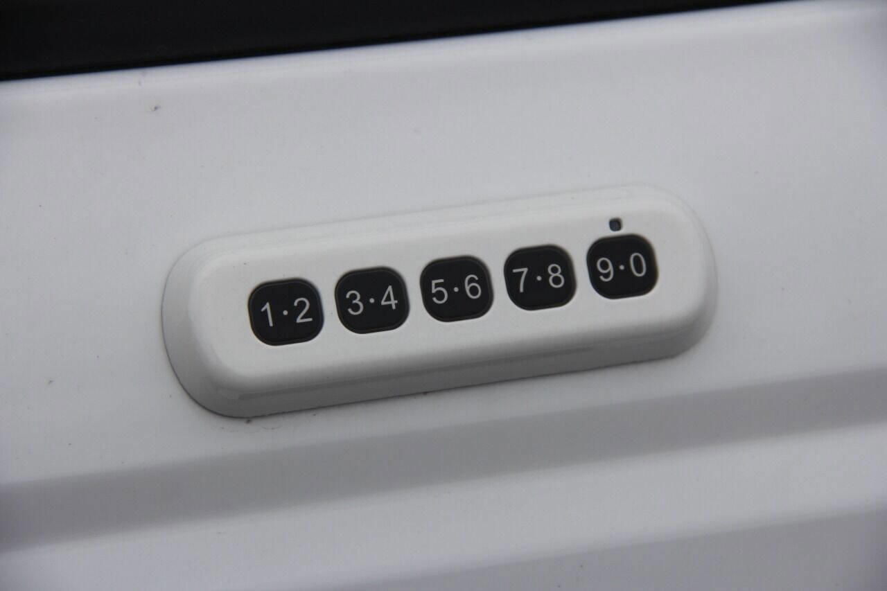 Used 2023 Ford Bronco Outer Banks image 11