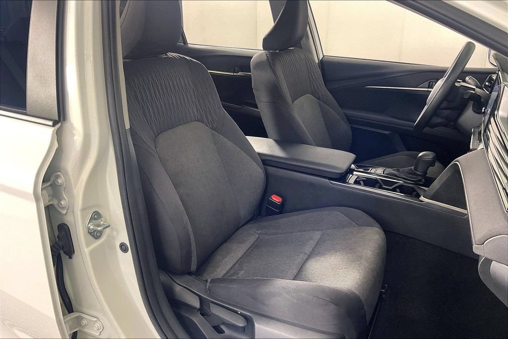 Used 2025 Toyota Camry LE FWD image 9