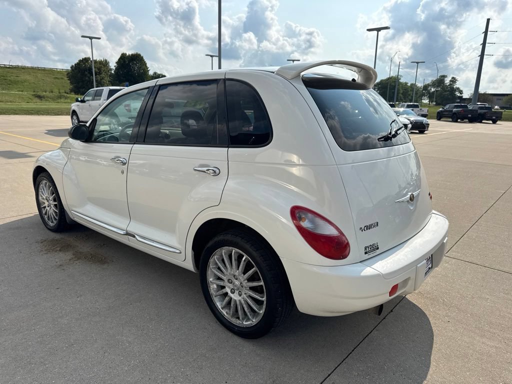 Used 2008 Chrysler PT Cruiser Limited FWD image 22