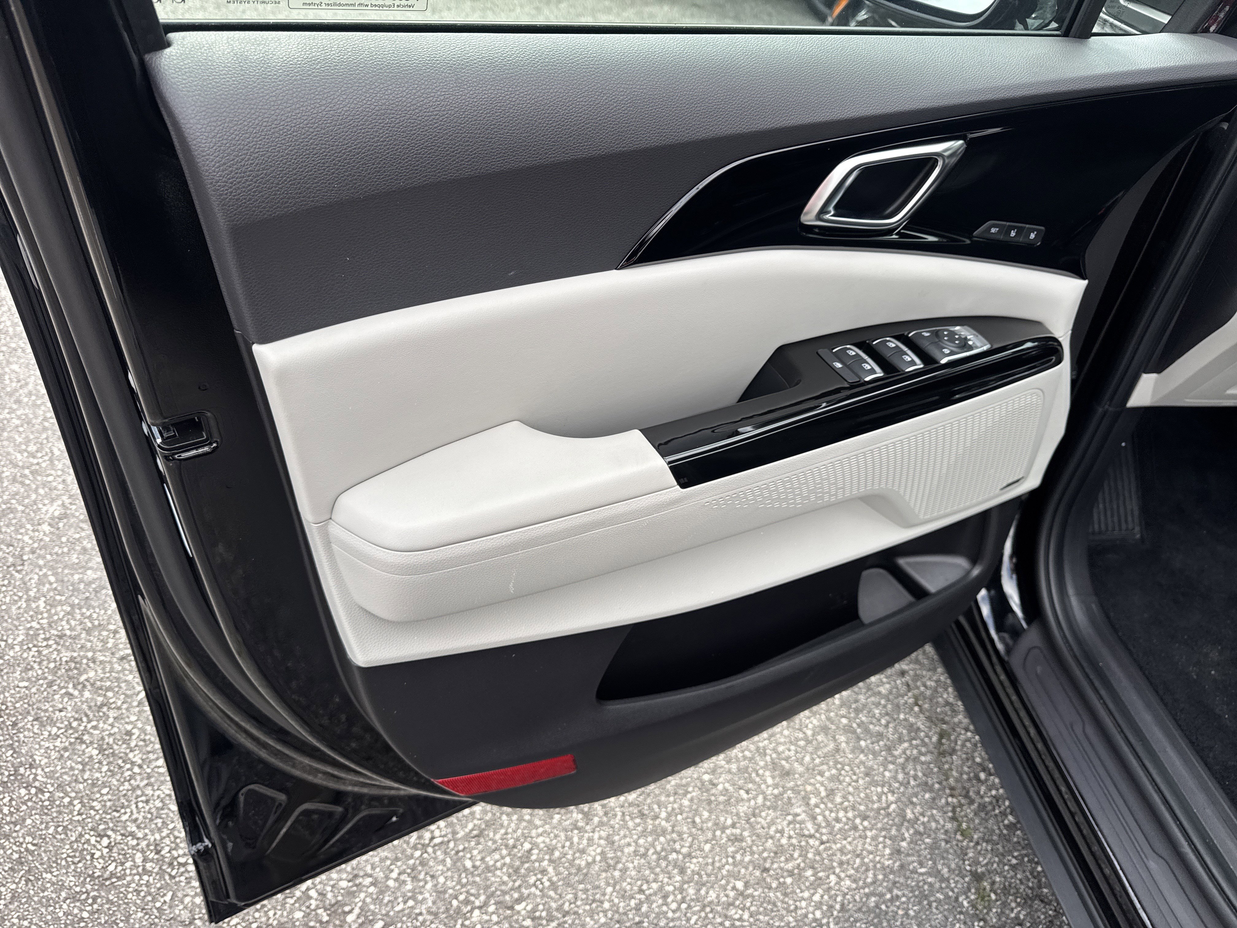 Certified 2024 Kia Carnival SX Prestige image 10