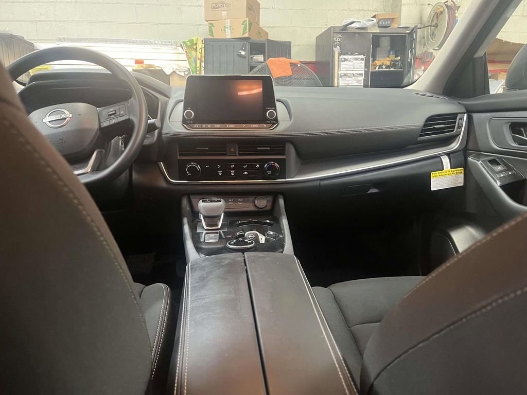 Certified 2025 Nissan Rogue S image 14