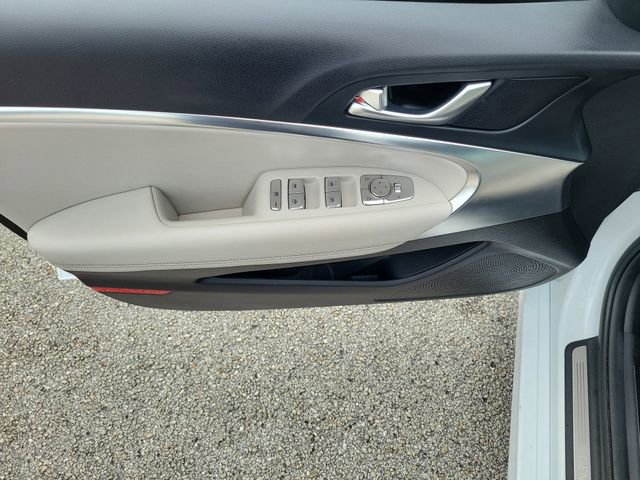 Used 2025 Genesis G70 2.5T RWD image 20