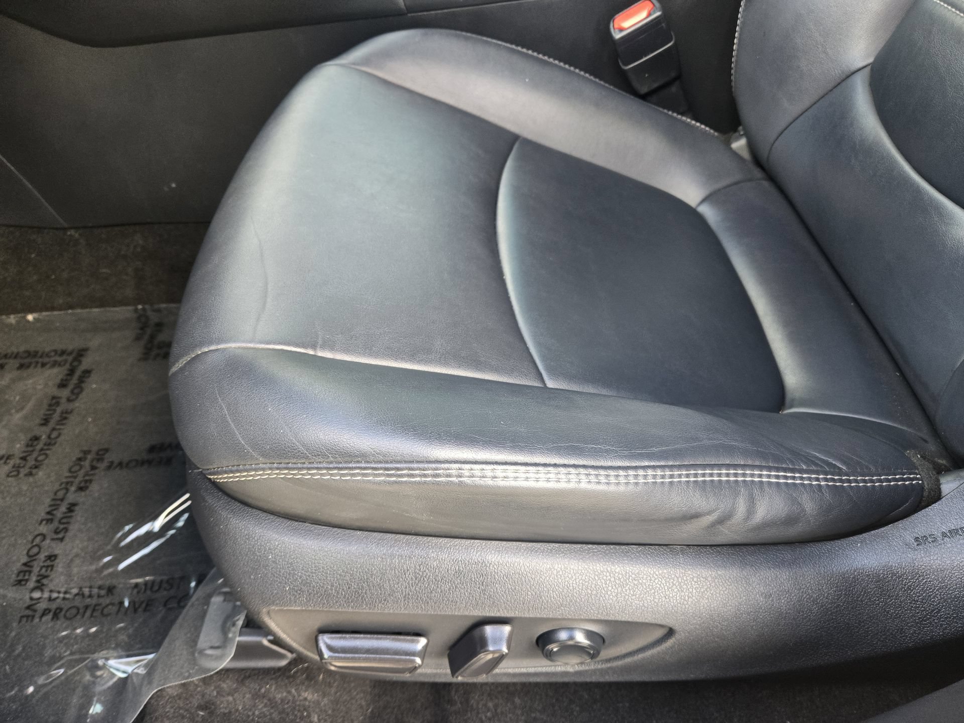 Used 2020 Toyota RAV4 XLE Premium FWD image 23