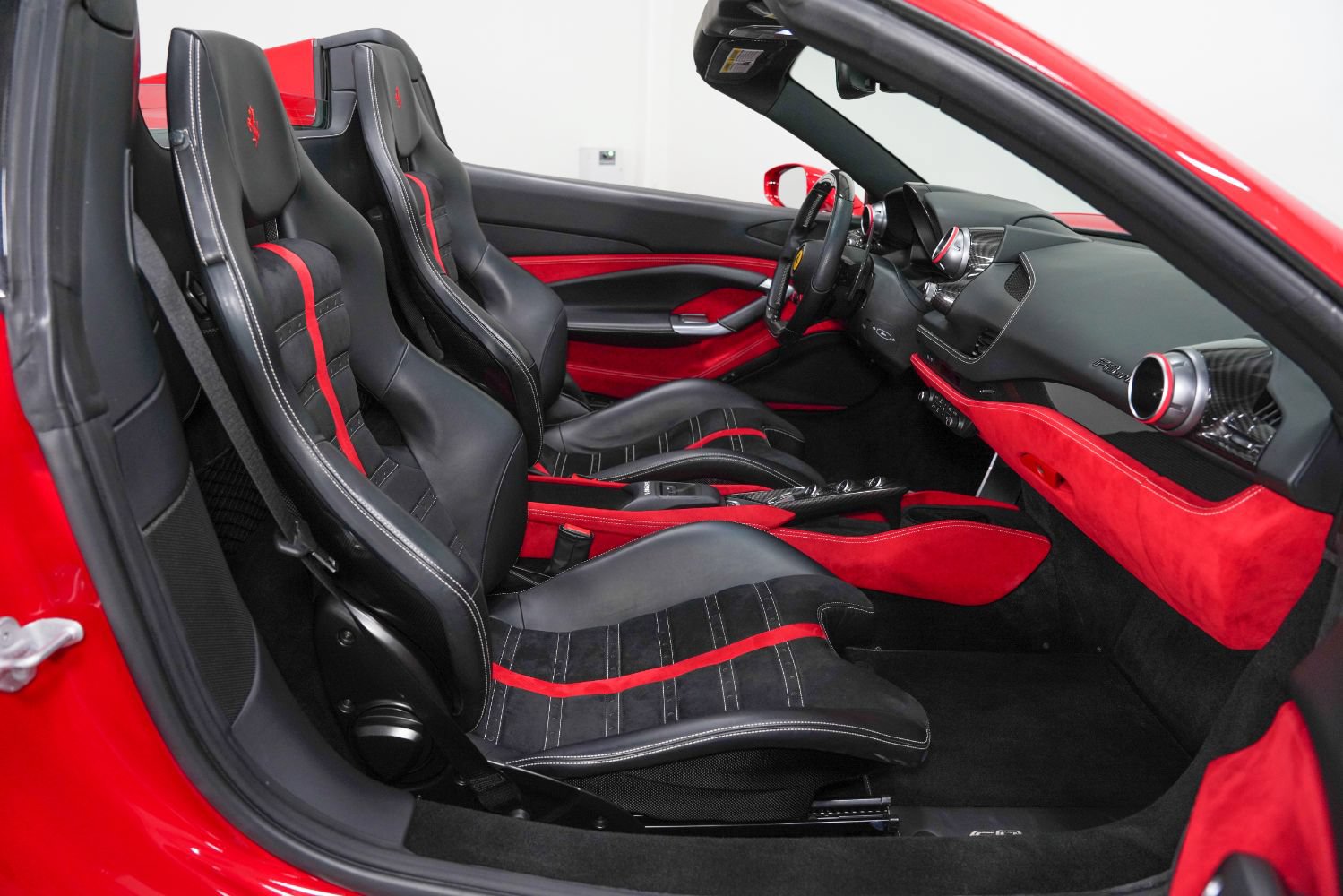 Used 2021 Ferrari F8 Tributo RWD image 31
