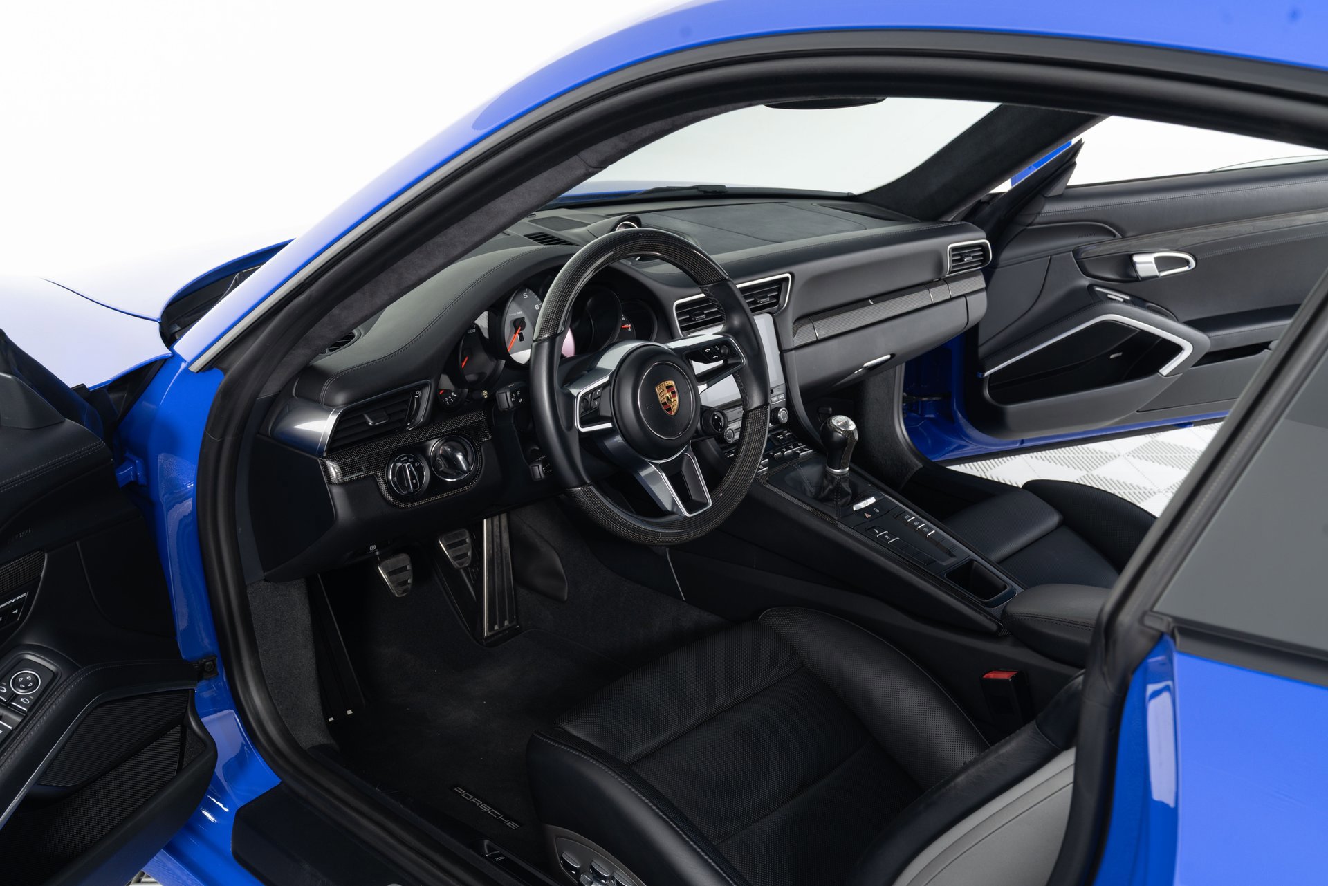 Used 2017 Porsche 911 Carrera S image 11