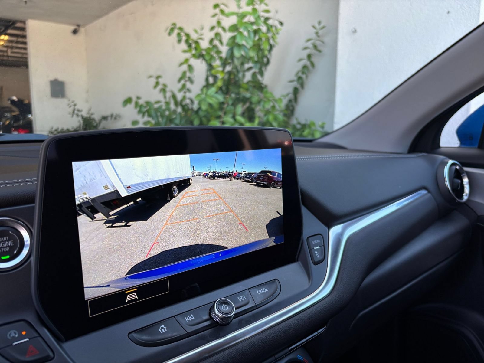 Used 2025 Chevrolet Blazer LT FWD image 24