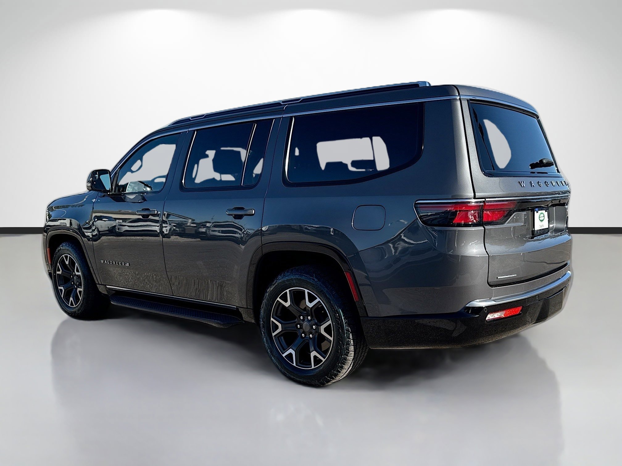 Used 2023 Jeep Wagoneer Series III w/ Convenience Group I image 3