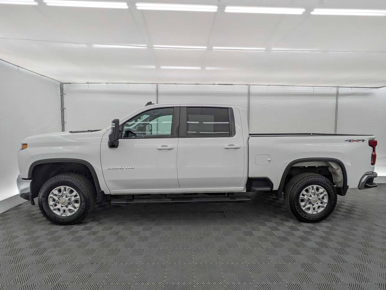 Used 2022 Chevrolet Silverado 2500 LT w/ Fleet Comfort Package image 3