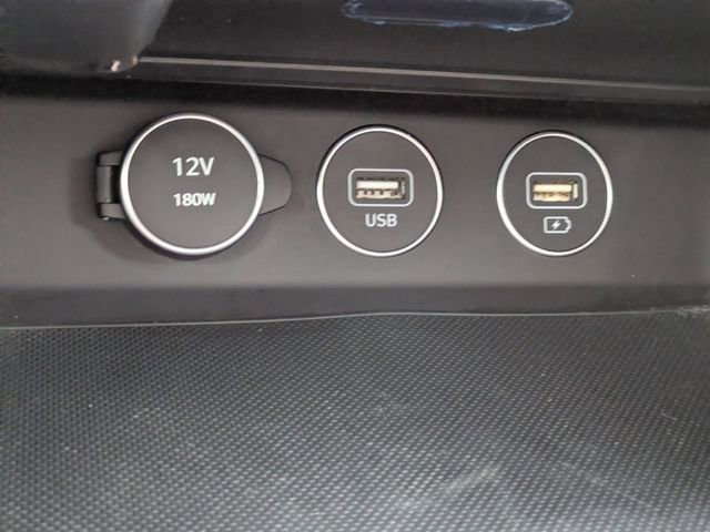 Used 2023 Genesis G70 2.0T image 24